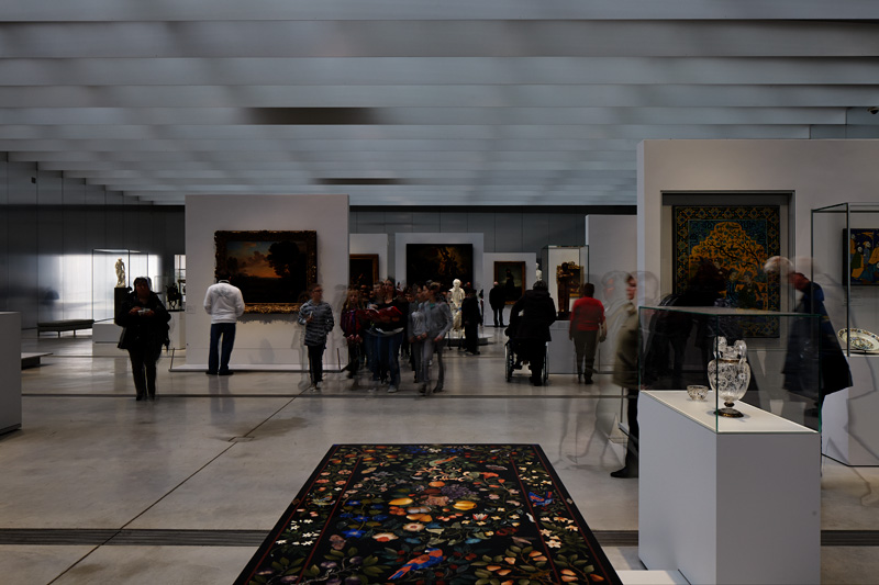 Blick in die grosse Ausstellungshalle im Osten